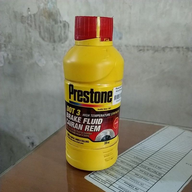 Minyak Rem Warna Merah Prestone 300ML