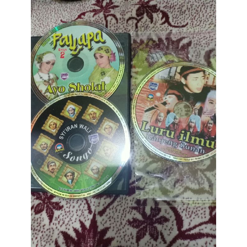 KASET VCD NEW PALLAPA RELIGI AYO SHOLAT & SYI'IRAN WALI SONGO VOL 2 & KANJENG SUNAN LURU ILMU TANPA 