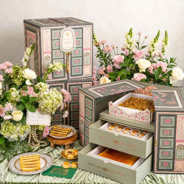 

Le Gita Noor Hamper Eid Lebaran Idul Fitri 3 Tier Kue Lapis Legit/Nastar
