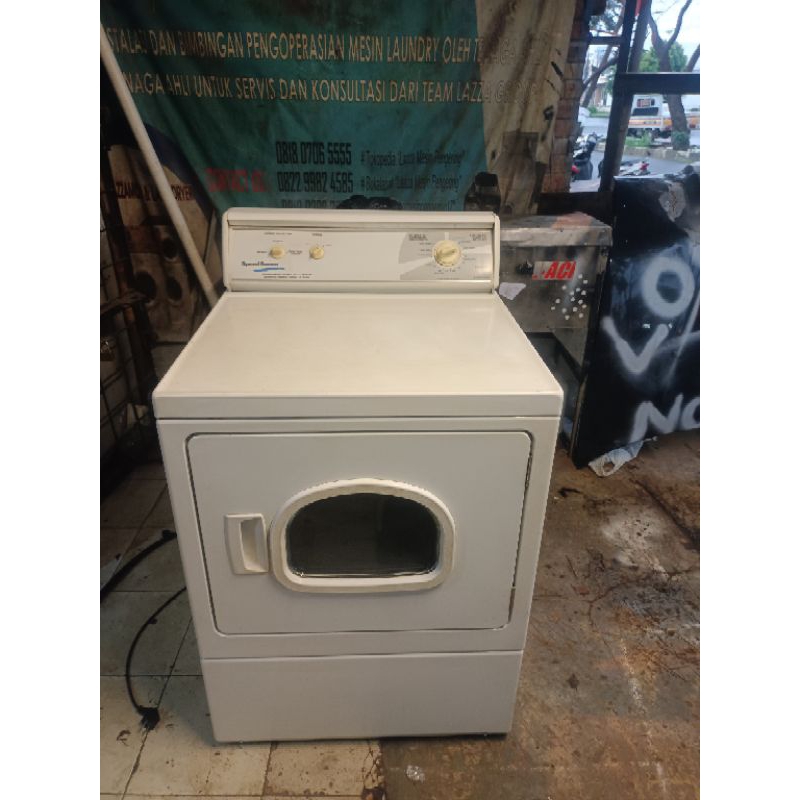 Mesin Pengering Dryer pakaian seken merek speed queen