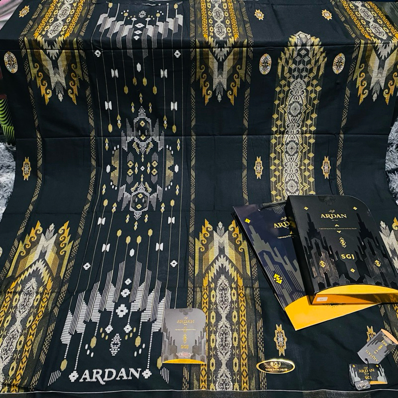 Sarung Ardan SGJ Hitam Dan Putih Platinum Gold bukan silver motif SGJ