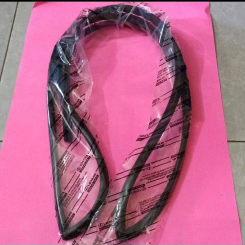 karet kaca depan mobil Avanza all New.