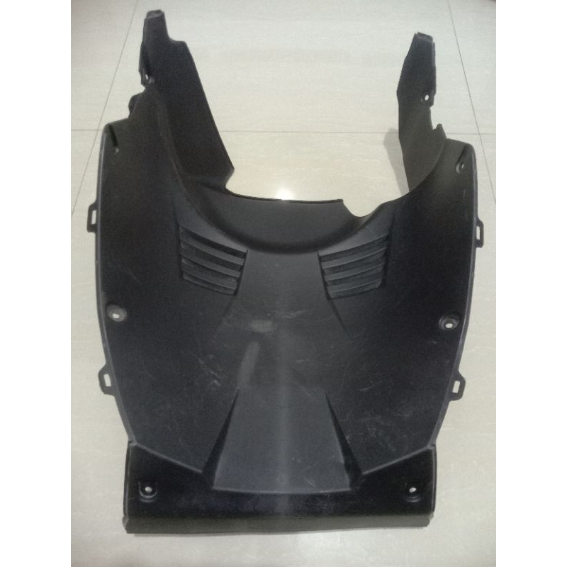 COVER TUTUP BODY DEPAN PARU PENAHAN LUMPUR NEW HONDA ADV 150 ADV 150 BARANG ORIGINAL COPOTAN