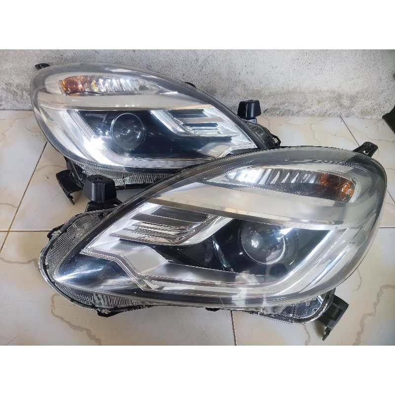 lampu depan mobilio/brio rs 2015 original