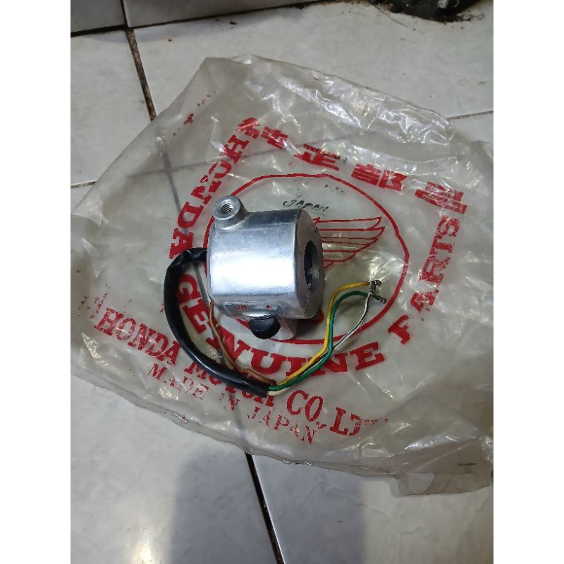 HOLDER HONDA C700 ENGKEL ORIGINAL NOS