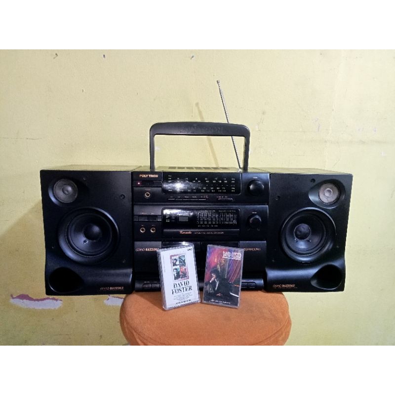 radio tape merk polytron grand BAZZOKE GB 824 KA dan 2 kaset pita