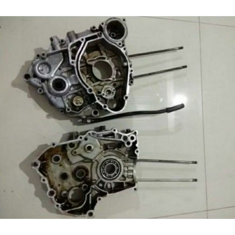 crankcase krengkes blok mesin tengah kalter kanan kiri suzuki smash 110  seken original copotan