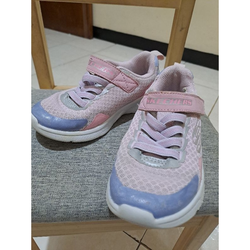 Sepatu anak Skechers (Preloved)