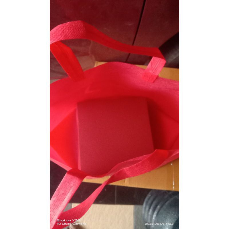 

Tas kain..Tas spunbond 26x22x40. Harga pérlusin isi 12 pcs Random warna