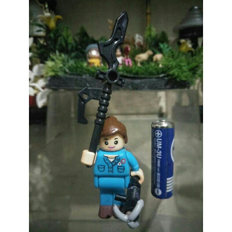 action figure lego bekas baik