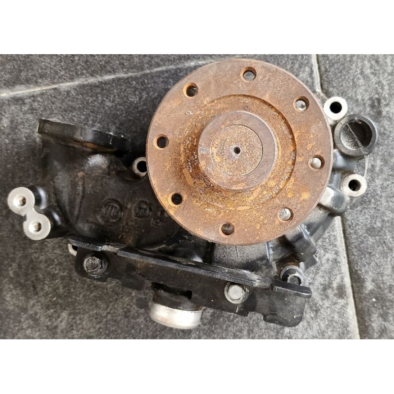 Waterpump UD Nissan Quester
