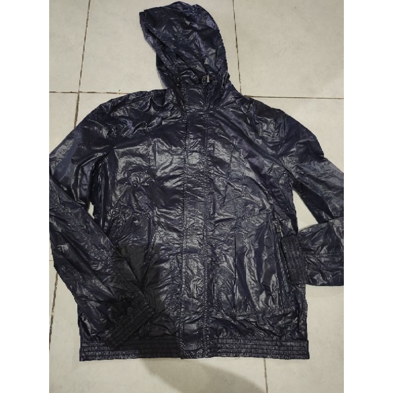 Jaket olahraga preloved