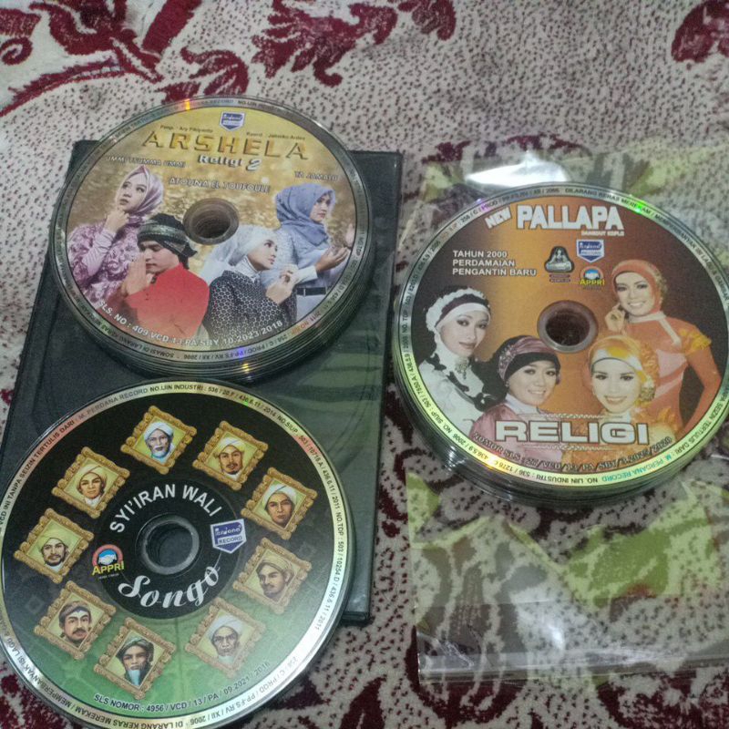 KASET VCD NEW PALLAPA TAHUN 2000 & ARSELA RELIGI VOL 2 & SYI'IRAN WALI SONGO TANPA COFER BONUS BOX