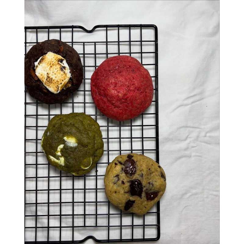 

Soft Baked Cookies. 4 rasa classic chocolate, redvelvet, chocolate smores, matcha