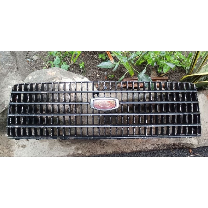 Grill Asli Toyota Corona rt104 include emblem