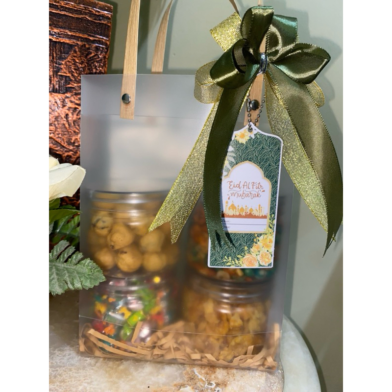 

Hampers Custom bite & blessings