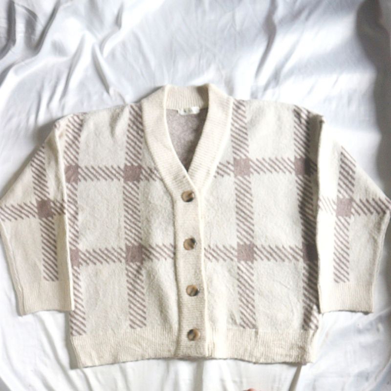 BURU N JUDY Cardigan Boxy Minus titik titik noda Bahan Kapas Lembut Tebal Cream Tartan Motif Knitwea