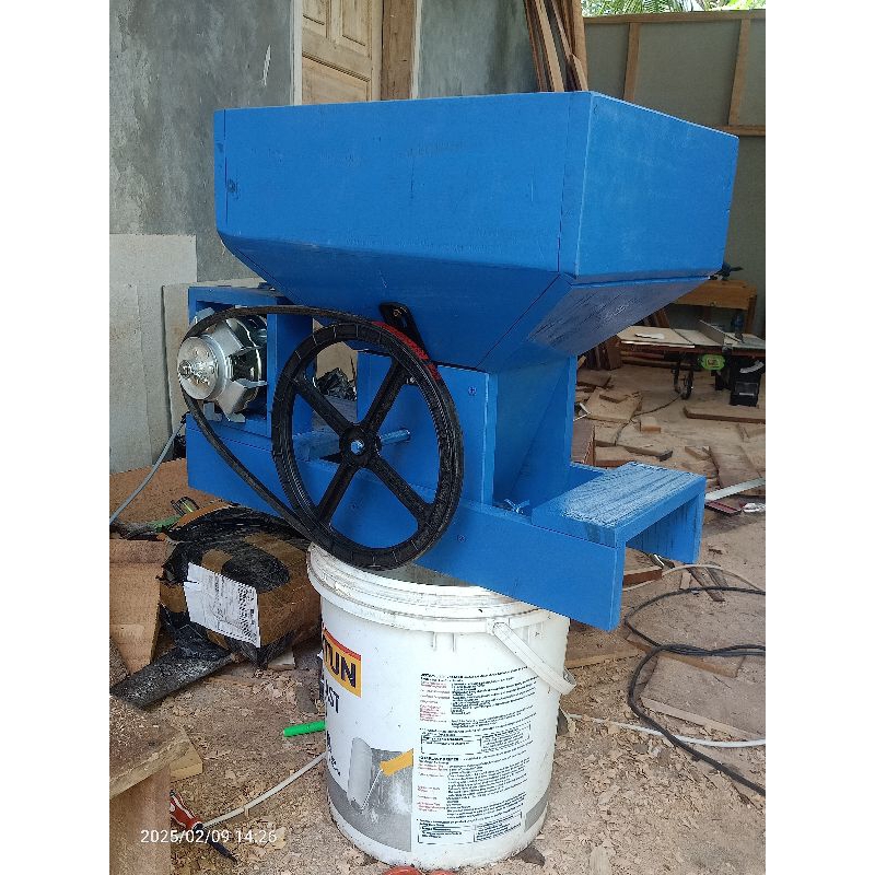 MESIN PEMECAH KEDELAI TEMPE