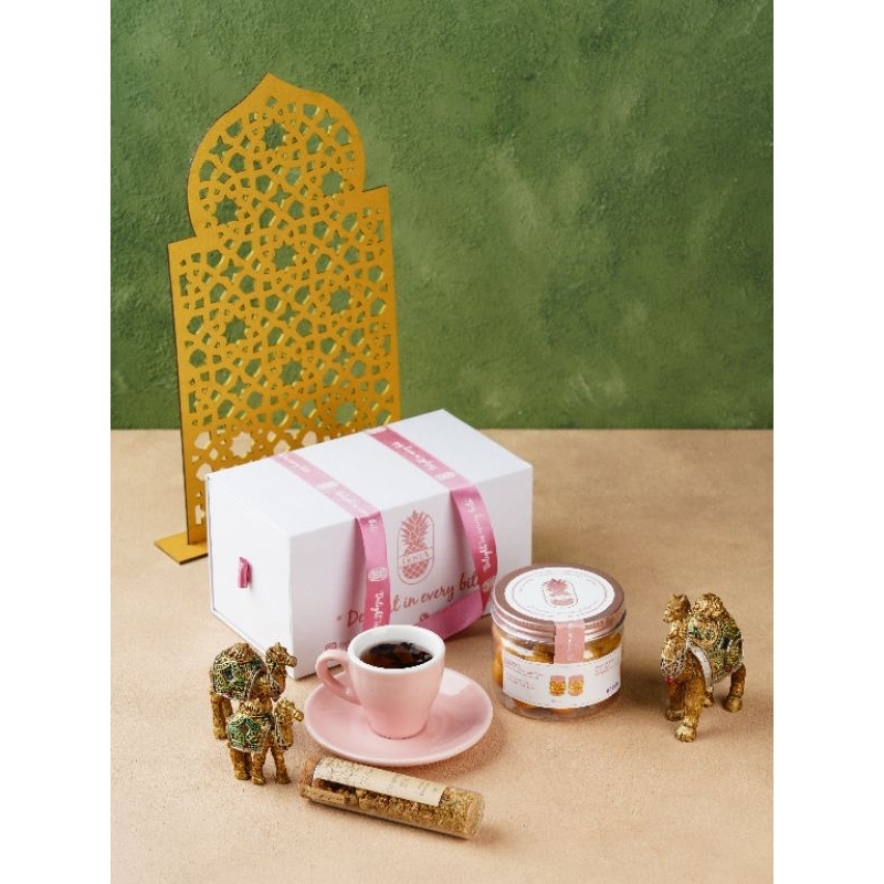 

Special Hampers/gift box- Tropical Treats Hampers