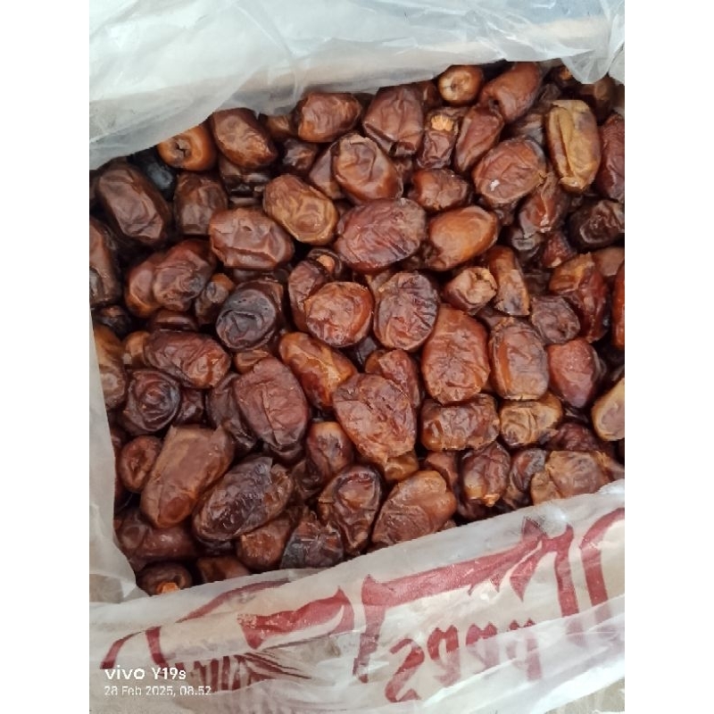 

KURMA SAAD PREMIUM SELECTION KEMASAN 1KG & 1/2
