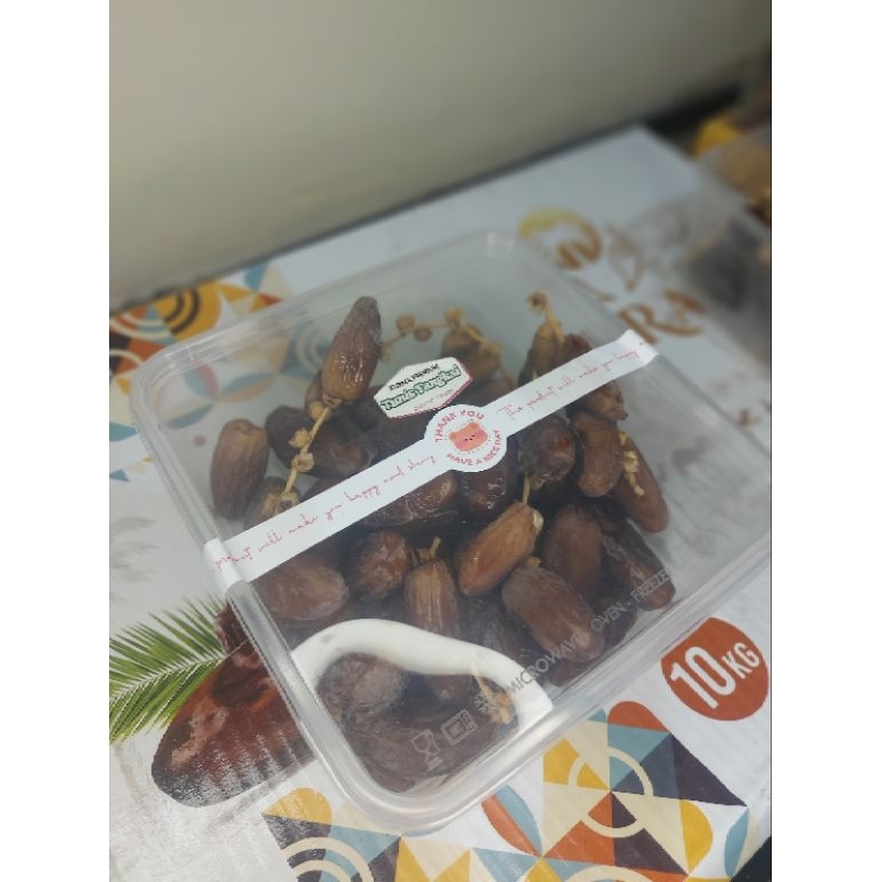 

Kurma Tunis Tangkai 1kg