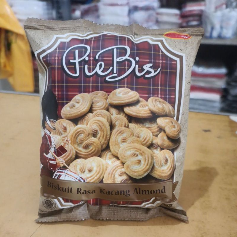 

Pie Bis Biskuit Rasa Kacang Almond MONDE 40g