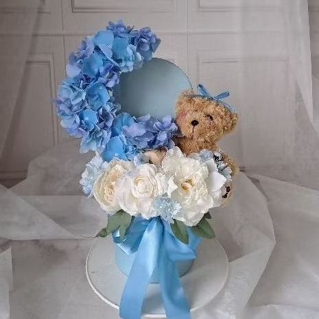 Buket Bunga Artificial Biru Putih dengan Bear Cute Hadiah Ulang Tahun Anniversary Wisuda