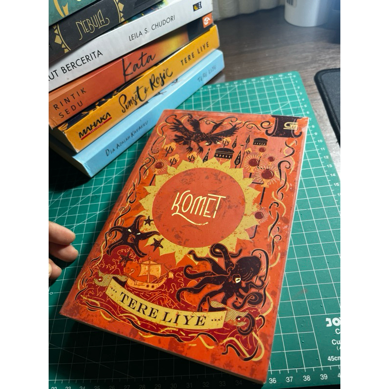 PRELOVED Novel Tere Liye- Komet