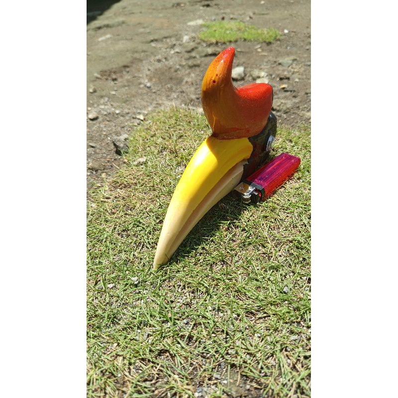 REPLIKA KEPALA PARUH BURUNG ENGGANG HIASAN TOPI DAYAK