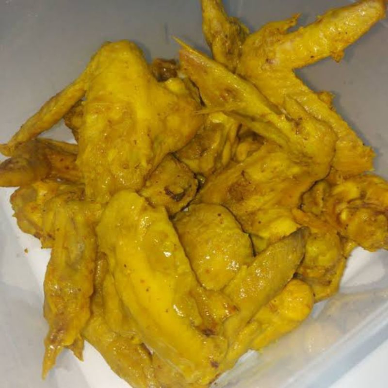 

sayap ayam ungkep marinasi bumbu kuning free sambal goreng