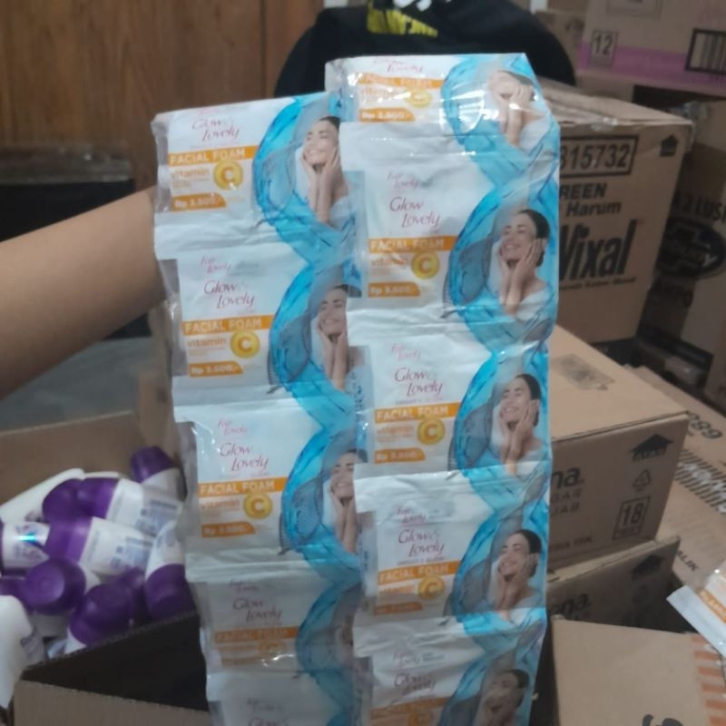 facial foam/sabun cuci muka fair & lovely sachet 8grm 1pcs