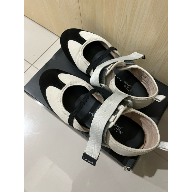 Preloved Hijack Sandal - Twyla Sputnik sz 37