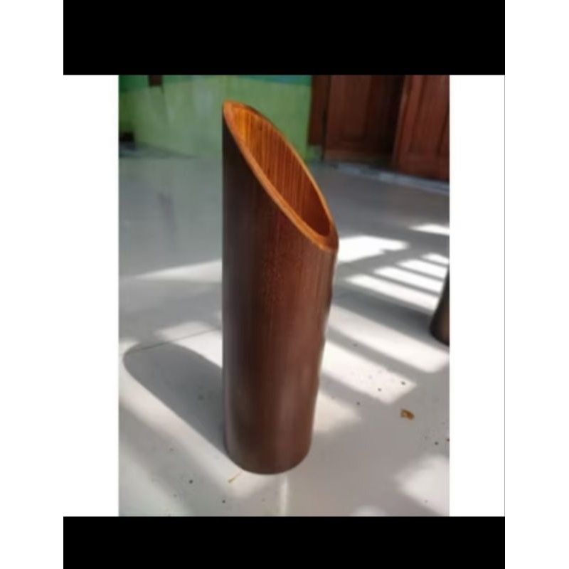 

KERAJINAN BAMBU TEMPAT PENSIL/TEMPAT BUNGA HIYASAN RUANG TAMU