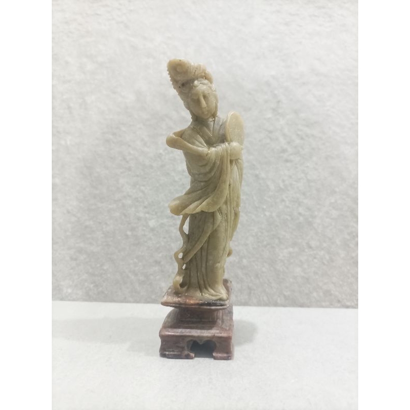 Pajangan Giok Dewi Kwan Im Ukiran