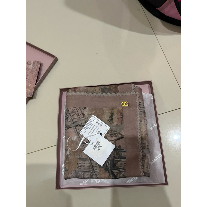 Buttonscarves New York 3 Bowery