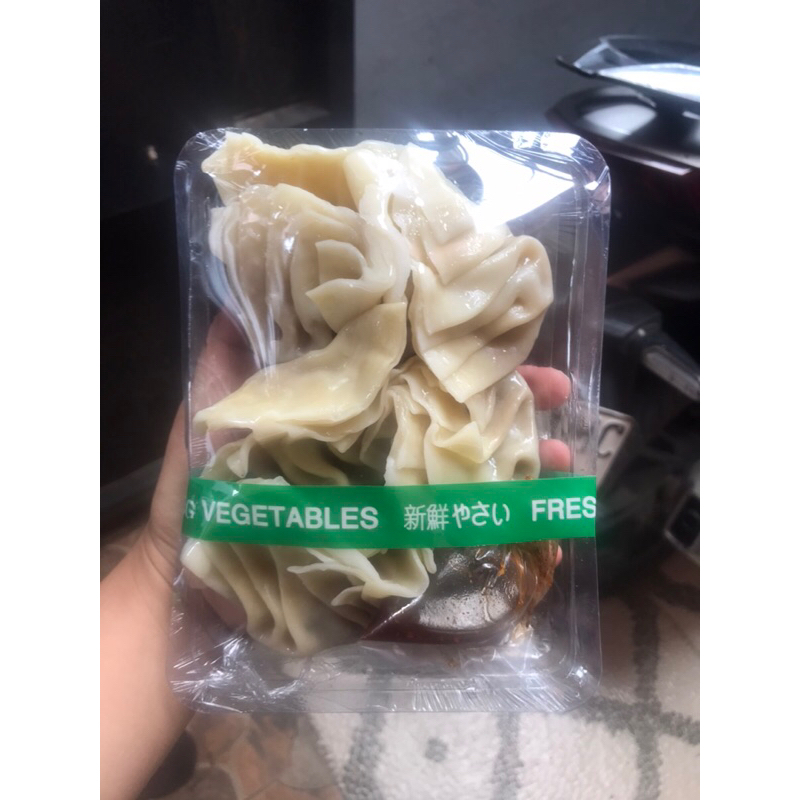 

Pangsit Ayam Chillie Oil 10pcs