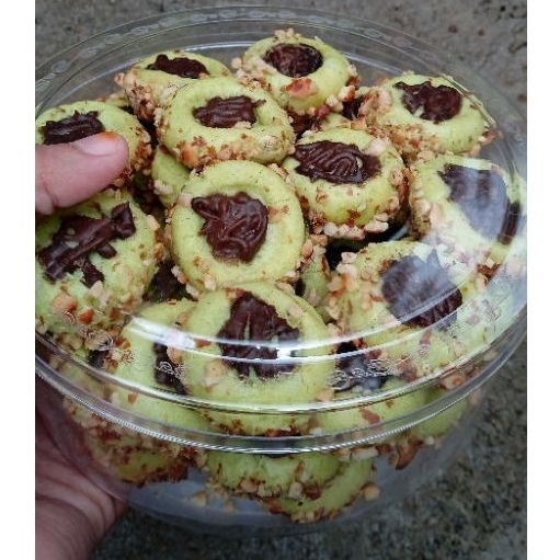 

THUMBPRINT PANDAN KACANG COKLAT UKURAN TOPLES BULAT BESAR +/-450 Gram | KUE KERING | COOKIES | HAMPERS LEBARAN |