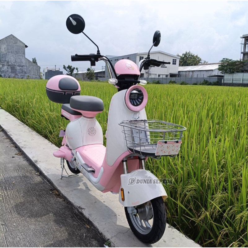 SEPEDA LISTRIK KARAKTER HELLO KITTY CUBE TC 100 CEWEK