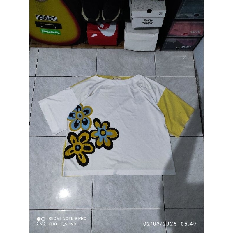 Preloved Kaos Uniqlo x Marni Second Original