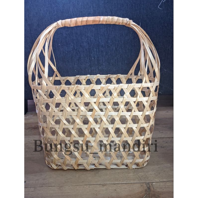 Tas Keranjang Anyaman Bambu/ tas parcel anyaman bambu