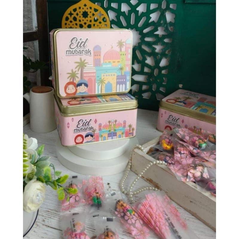 

Coklat Kaleng | Karakter