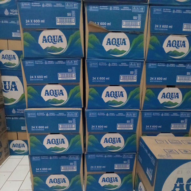 

AQUA AIR MINUM/AIR MINERAL 600ml 1Dus isi 24 pcs