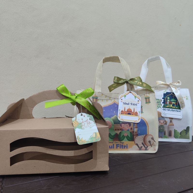 

Tas Tenteng lengkap pita dan kartu