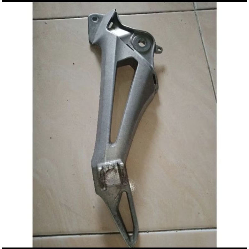 Footstep Postep Pijakan Kaki Belakang Bagian Kiri Supra X 125 TR TD Revo Lama Originall