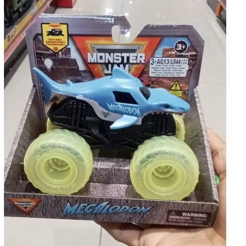 megalodon monster jam skala 43