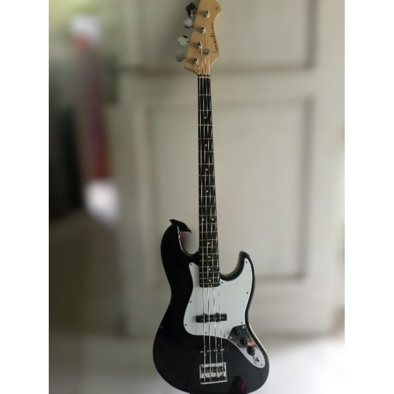 BASS ELEKTRIK SECOND SEPERTI BARU
