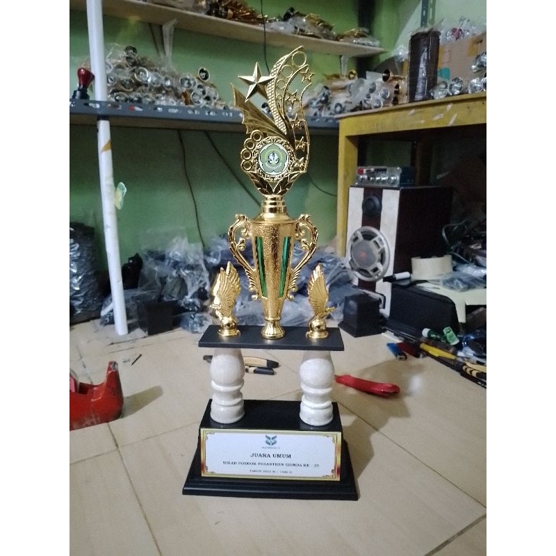 Piala 2 kaki 60 cm