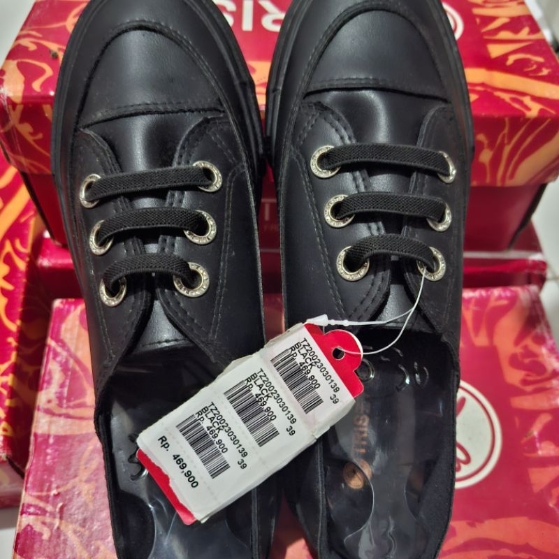 SEPATU TRISET HITAM