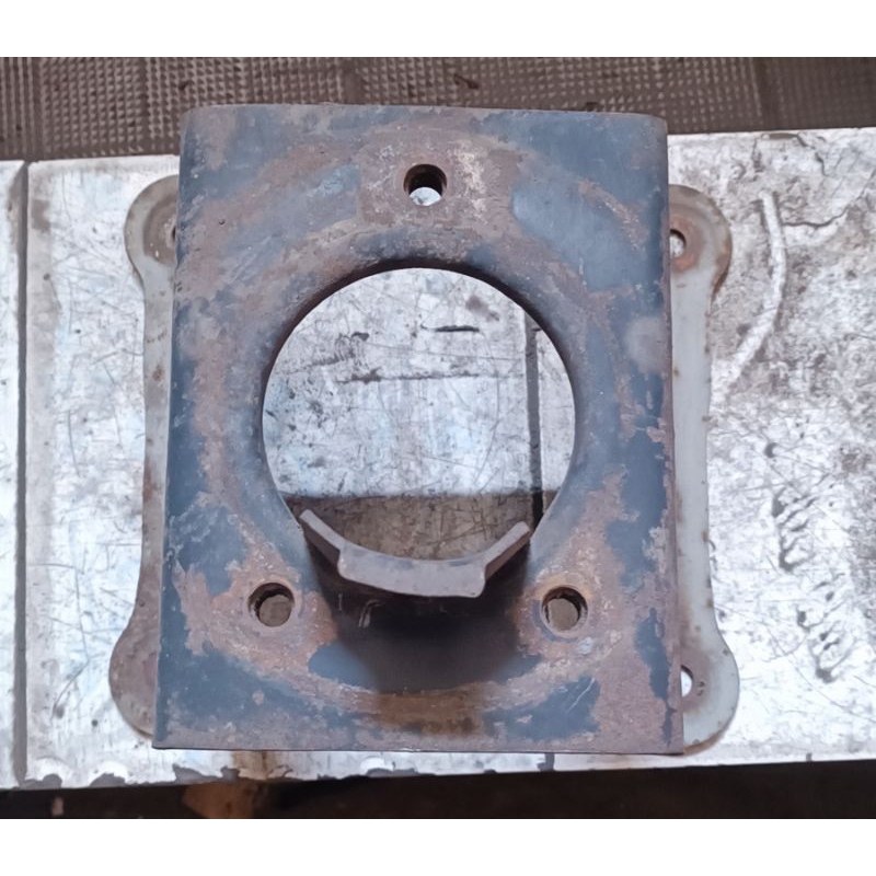 Dudukan Ban Serep Taft Feroza Bekas Ori Bawaan Mobil