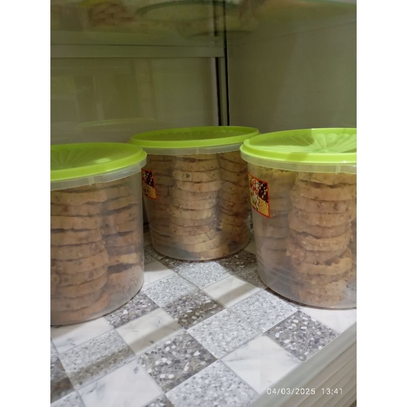 

peyek kembang goyang toples @400 gram